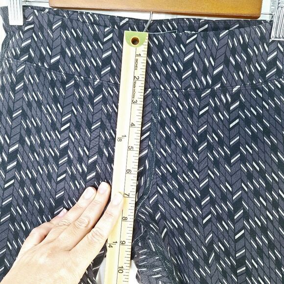 L.L. Bean Charcoal Gray Geometric Carbon Fiber Capri Leggings Sz XS - Picture 12 of 13